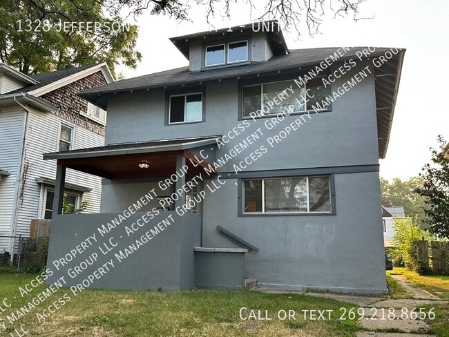 1328 Jefferson Ave SE in Grand Rapids, MI - Building Photo - Building Photo