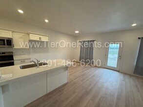 2075 E Canyonlands Ln in Eagle Mountain, UT - Building Photo - Building Photo