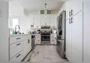 5924 Lookout Mountain Dr in Austin, TX - Building Photo - Building Photo