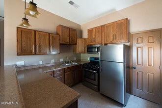 326 Coates Dr in El Paso, TX - Building Photo - Building Photo