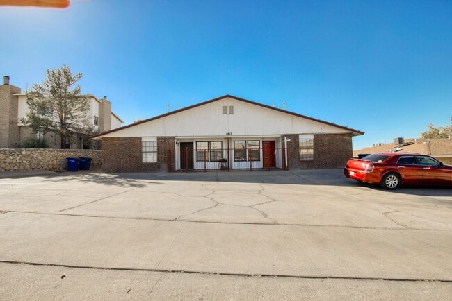 11612 Marsh Mccall Way in El Paso, TX - Building Photo - Building Photo