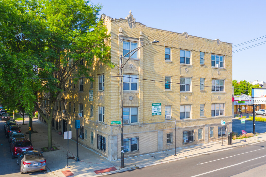 4756 N Maplewood Ave in Chicago, IL - Foto de edificio