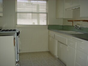 1517 Pontius Ave, Unit 15171 in Los Angeles, CA - Building Photo - Building Photo