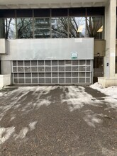111 SW Harrison St in Portland, OR - Foto de edificio - Building Photo