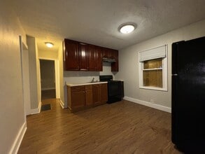 1025 N Centennial St in Indianapolis, IN - Foto de edificio - Building Photo