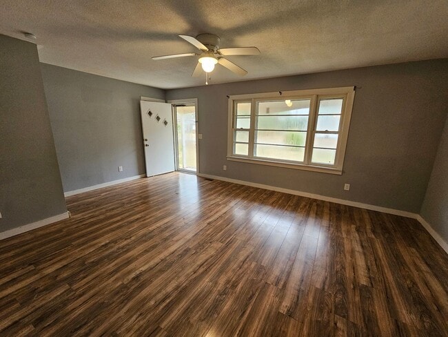 316 Cougar Ln in Jacksonville, NC - Building Photo - Building Photo