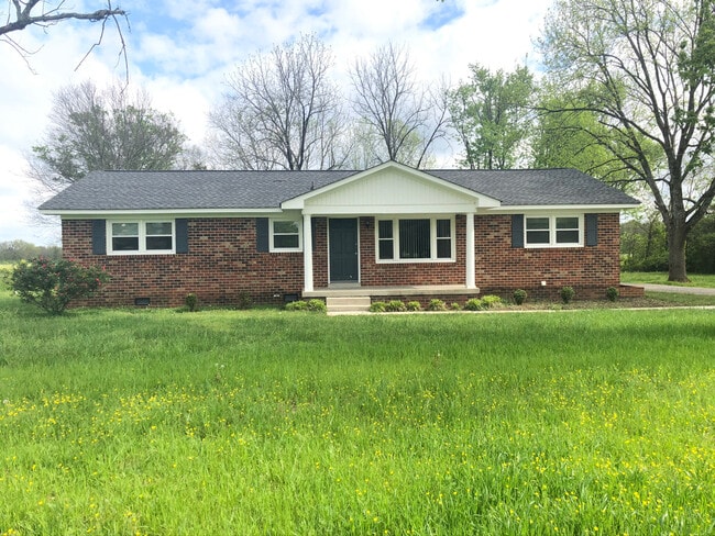 property at 2404 Dilton Mankin Rd