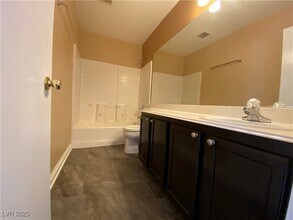 7399 W Diablo Dr in Las Vegas, NV - Building Photo - Building Photo