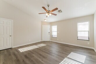 6486 Coldwater Bay Dr in Las Vegas, NV - Building Photo - Building Photo
