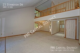 23 Standish Dr in Glenmont, NY - Building Photo