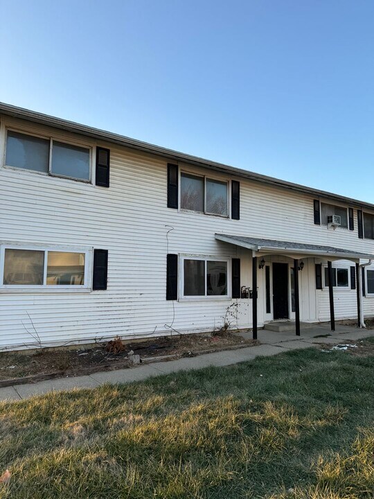 425 W 27th St in South Sioux City, NE - Building Photo