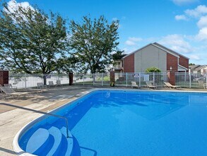 705 Beachfront Dr in Evansville, IN - Building Photo - Building Photo