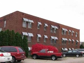 Combs Apartments in Macomb, IL - Building Photo