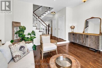 1148 Woodington Ln in Oakville, ON - Building Photo - Building Photo