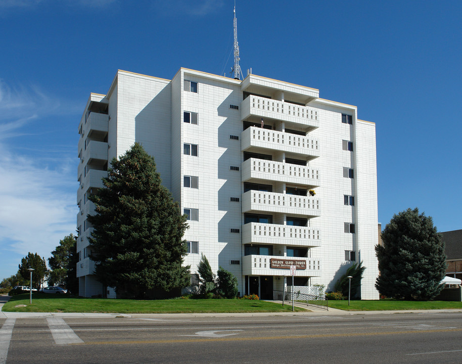 Golden Glow Tower in Nampa, ID - Building Photo