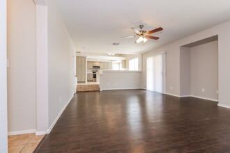 5003 W Pedro Ln in Phoenix, AZ - Foto de edificio - Building Photo