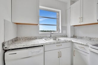 2350 NE 14th Street Causeway, Unit 611 in Pompano Beach, FL - Building Photo - Building Photo