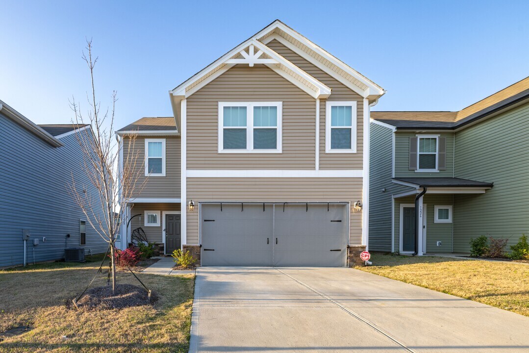 1228 Freeman Vw Dr in Albemarle, NC - Building Photo