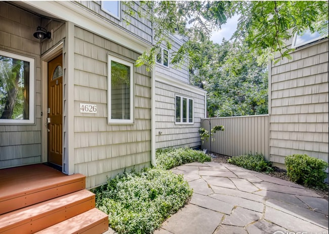 property at 4626 MacArthur Ln