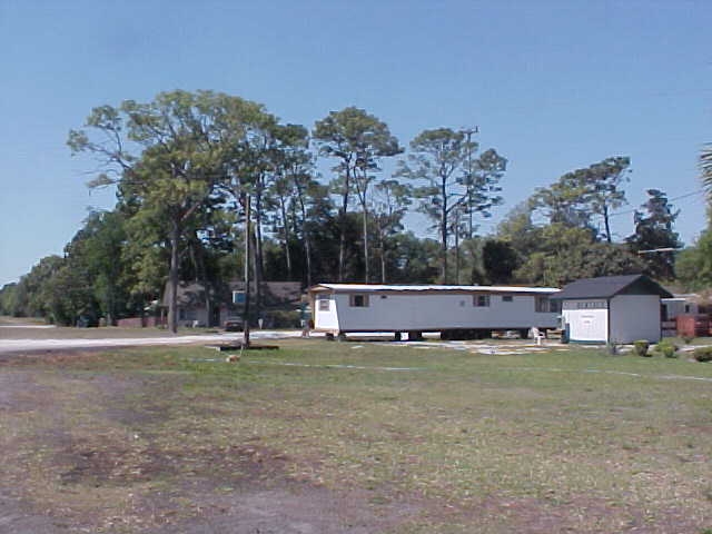 Mobile Home Park in Spring Hill, FL - Foto de edificio