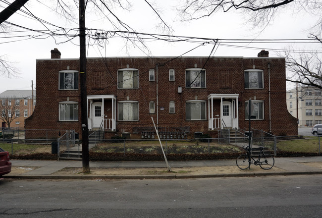 Halley Terrace Apartments in Washington, DC - Building Photo - Building Photo