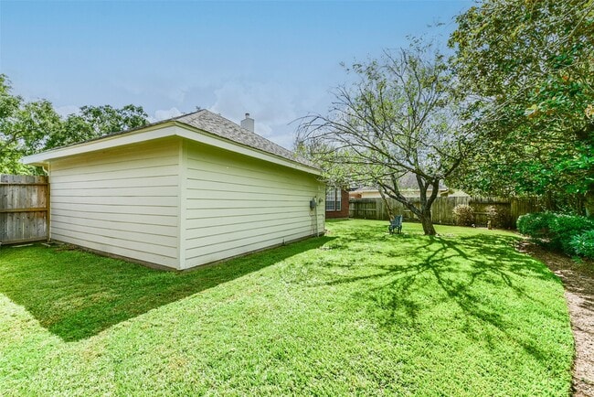 property at 1322 Blackthorne Dr