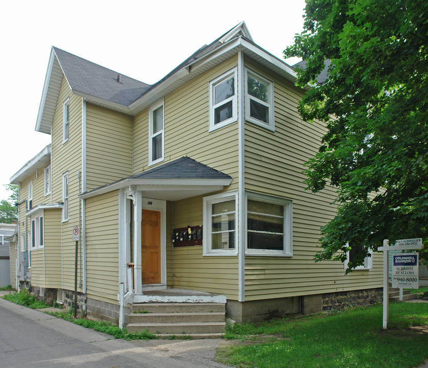 319 Lyon St NE in Grand Rapids, MI - Building Photo