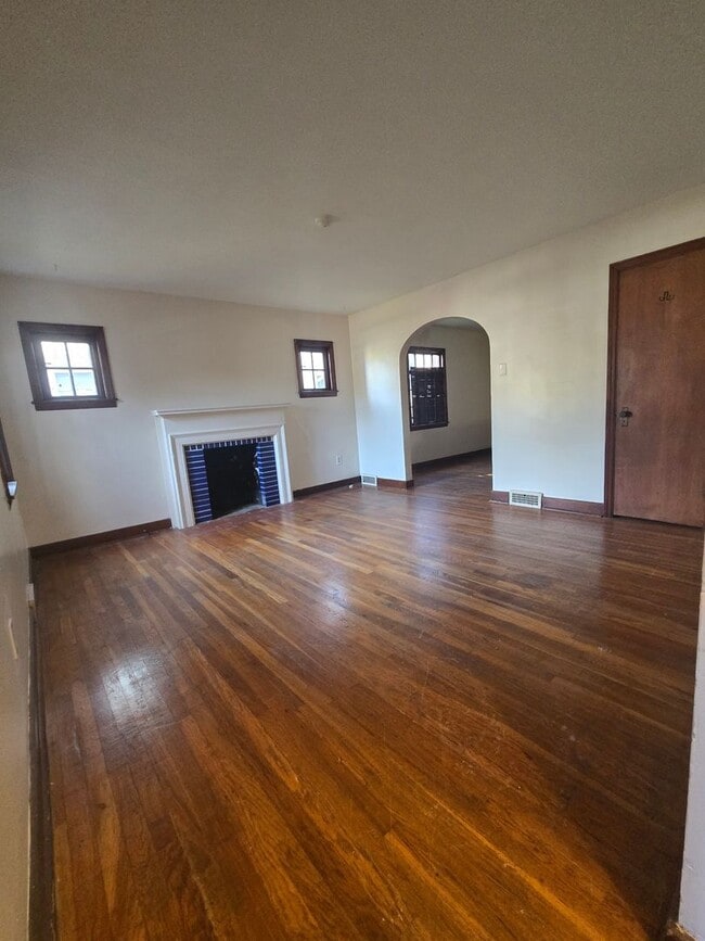 354 Argonne Dr in New Kensington, PA - Building Photo - Building Photo