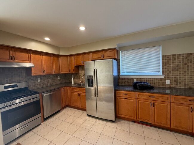 9358 Hoff St in Philadelphia, PA - Building Photo - Building Photo