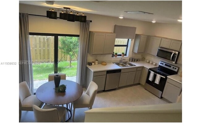 149 NE 3rd St in Florida City, FL - Foto de edificio - Building Photo