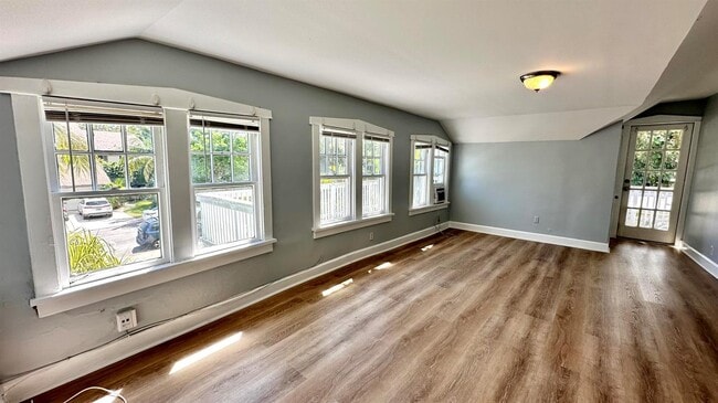 313 S Lakeside Dr, Unit 3 in Lake Worth Beach, FL - Building Photo - Building Photo