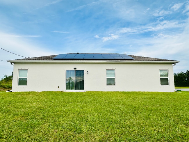 1530 Palatka Rd SE in Palm Bay, FL - Building Photo - Building Photo