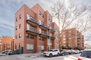 136-20 Cherry Ave in Flushing, NY - Building Photo