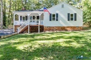 3434 Castlebury Dr in Chester, VA - Building Photo