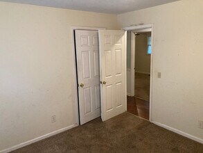 110 W Wedgewood Cir in Newnan, GA - Building Photo - Building Photo