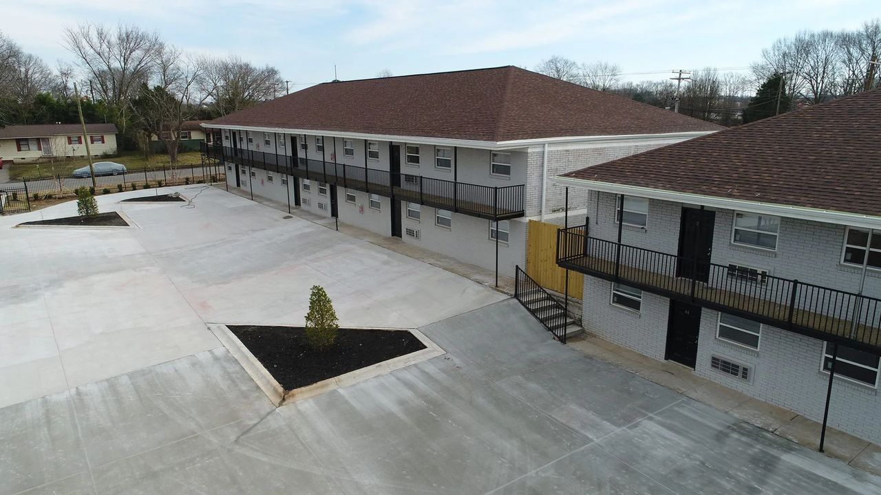 Woodridge Crossing in Little Rock, AR - Building Photo