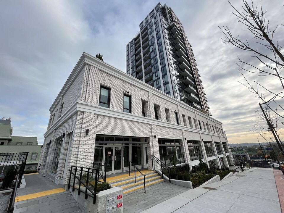 901 Lougheed Hwy. in Coquitlam, BC - Building Photo