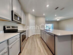 300 Anastasia Park Rd in St. Augustine, FL - Foto de edificio - Building Photo