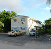 413 SE 16th St in Fort Lauderdale, FL - Foto de edificio - Building Photo