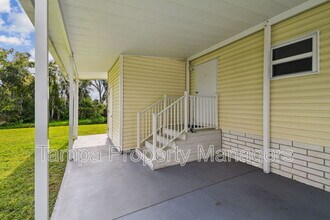 242 Country Ln in Plant City, FL - Building Photo - Building Photo