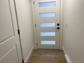 1980 Upper Sundance Dr in West Kelowna, BC - Building Photo - Building Photo