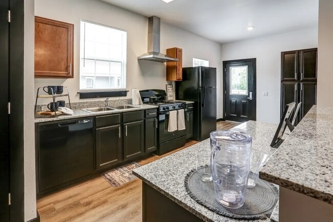 property at 715 N 16th St