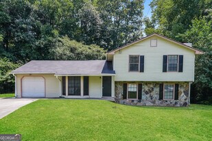 5517 Hadrian Ct in Lithonia, GA - Building Photo