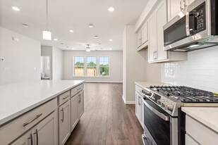 1577 Halbrook Pl SW in Marietta, GA - Building Photo