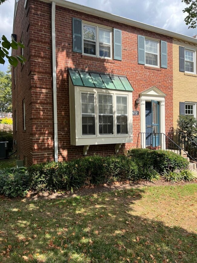 property at 6732 Kenwood Forest Ln