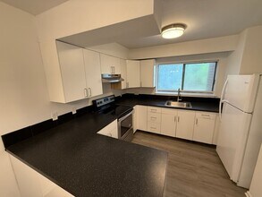 4822 Spring Lake Dr in Charlotte, NC - Building Photo - Building Photo