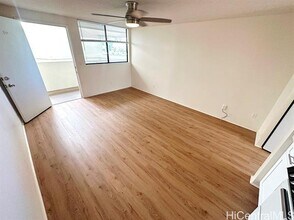 2860 Waialae Ave in Honolulu, HI - Building Photo - Building Photo