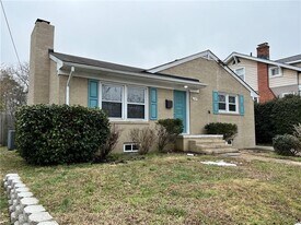 115 E Ocean Ave in Norfolk, VA - Building Photo
