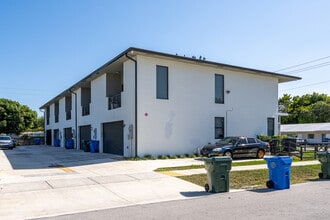 484-496 NW 40th Ct in Oakland Park, FL - Building Photo - Building Photo