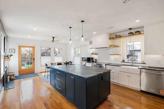 14 Hubbard Ave, Unit 14